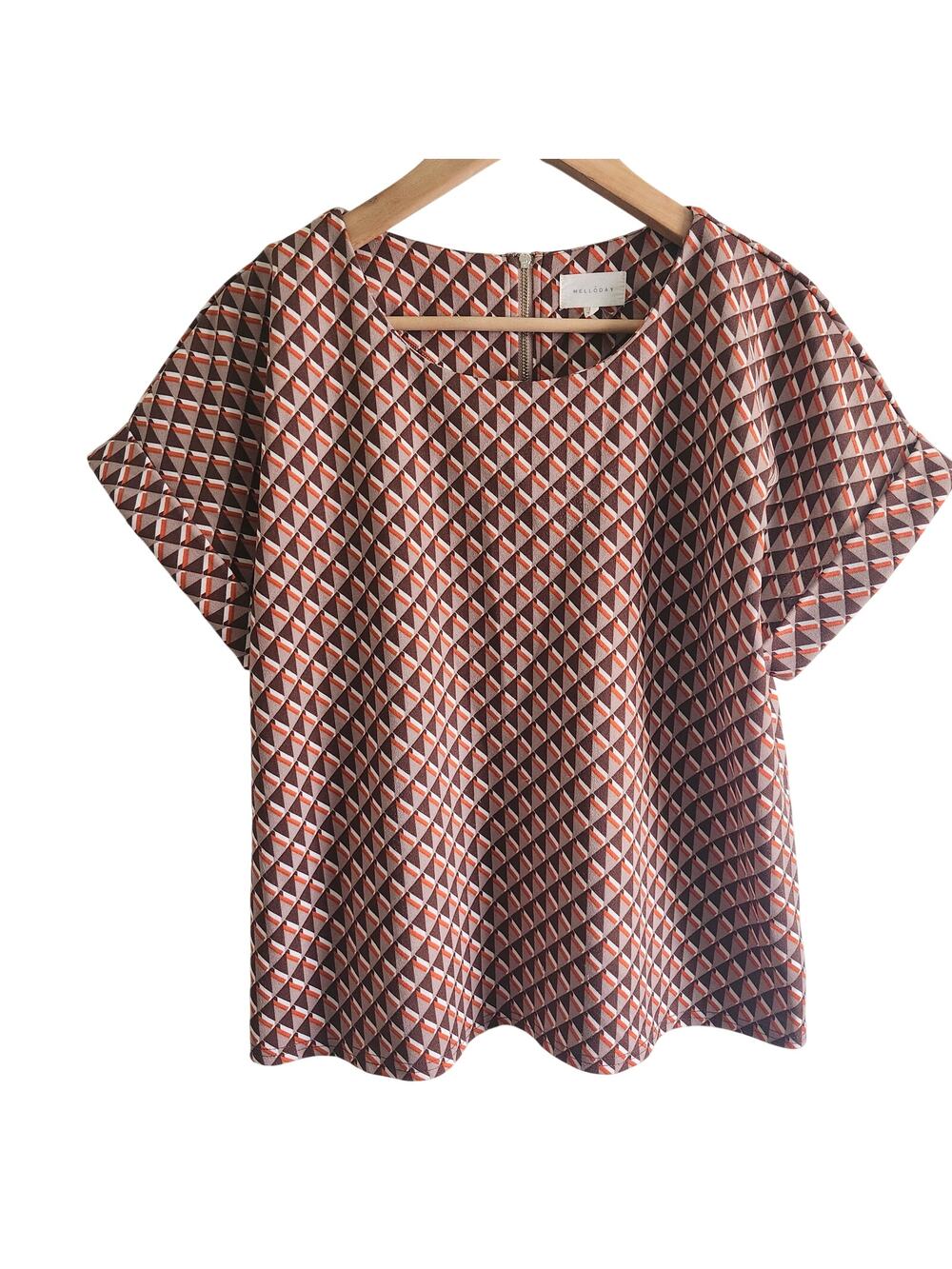Mellody Retro Geometric Shapes Short Sleeved Top Size Medium